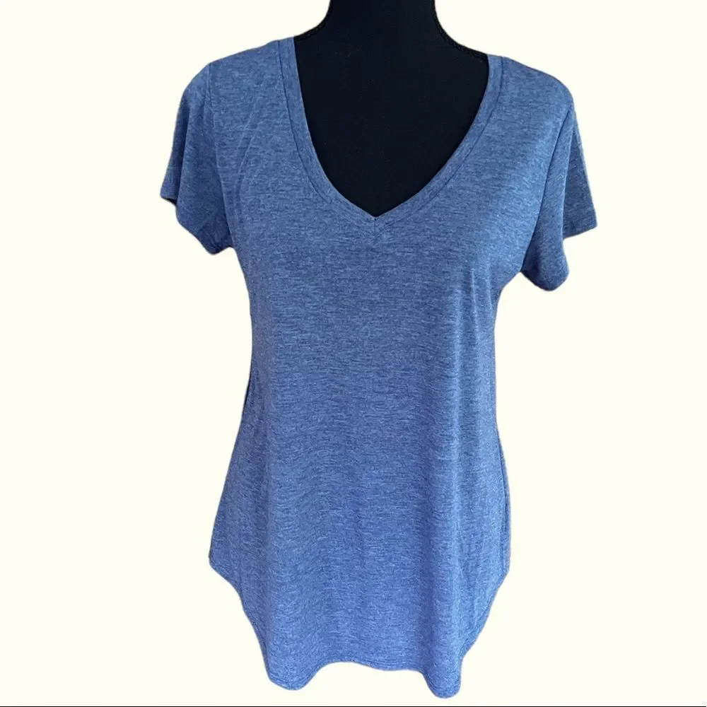 Bozzolo blue heathered v neck relaxed fit short sleeved top, size L